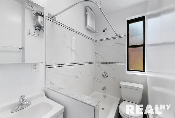 Rented by REAL New York | media 21