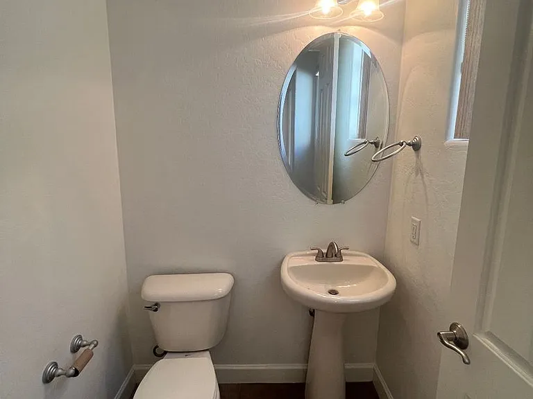 3302 E Jasper Dr — Photo 4
