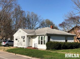 402 E Adams St, Havana, IL 62644