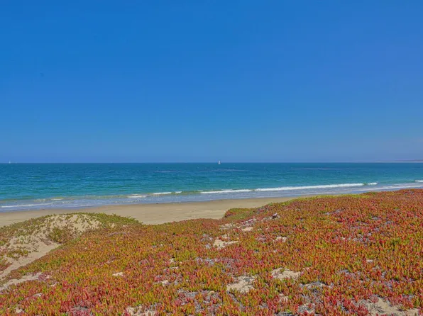 52 La Playa St, Monterey, CA 93940