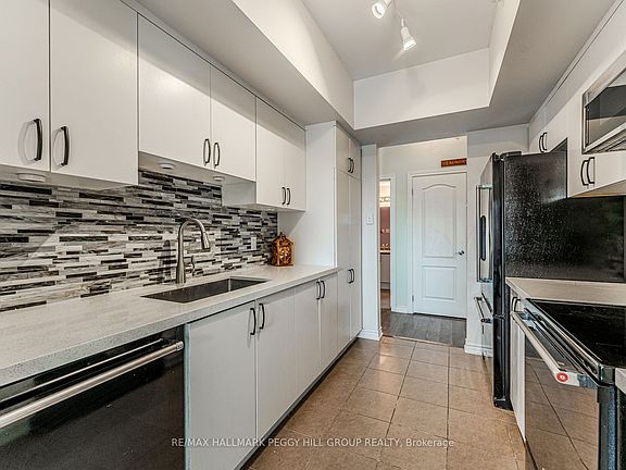 4th image of 40 Ferndale Dr S #402