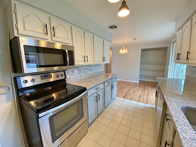 10640 W 62nd Pl — Photo 12