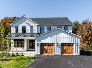 13 Kismet Ln, Falmouth, ME 04105