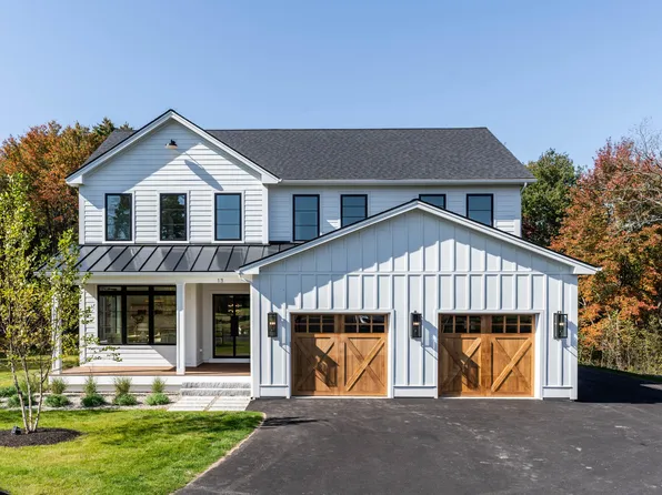 13 Kismet Lane, Falmouth, ME 04105