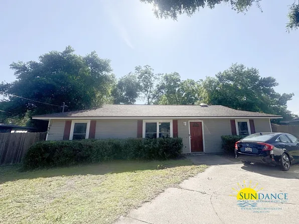 48 Cape Dr NW, Fort Walton Beach, FL 32548
