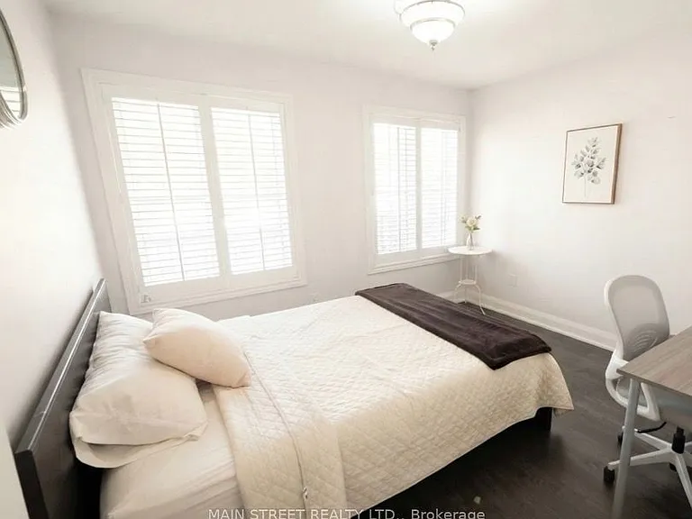 77 Reddenhurst Cres — Photo 8
