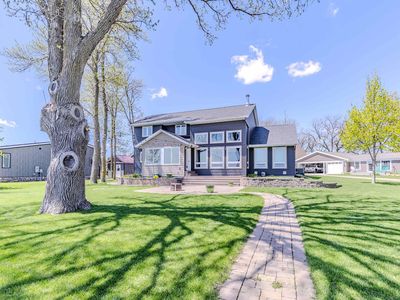 194 Country Club Dr, Lake Park, IA, 51347