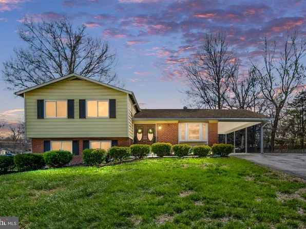 4401 Blyth Pl, Alexandria, VA 22309