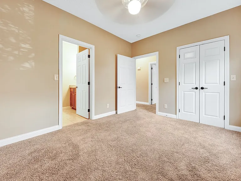 807 E Main St — Photo 13