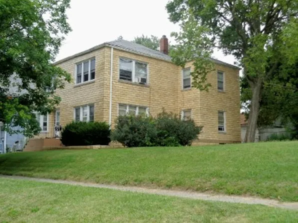 220 E Oak St, Kewanee, IL 61443