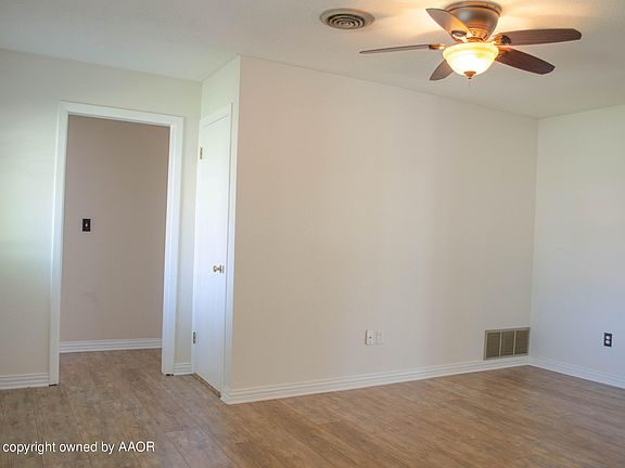 5th image of 1428 9th Ave