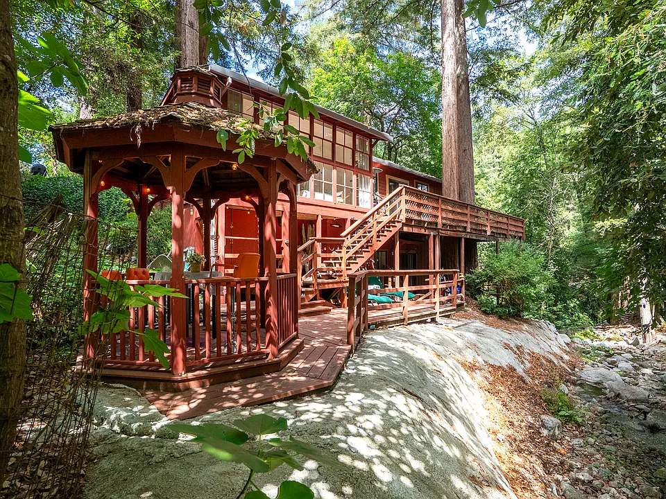 135 Boulder Brook Dr