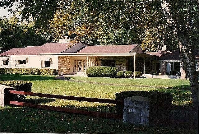 1st image of 460 W Brentwood Ln