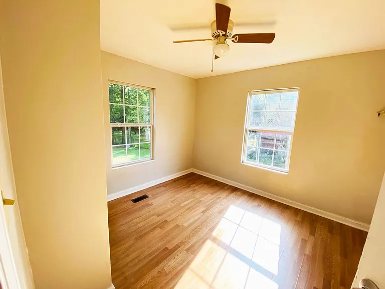 1260 Hillridge Dr — Photo 13