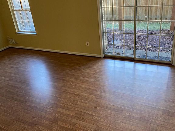 3rd image of 504 Stafford Glen Ct