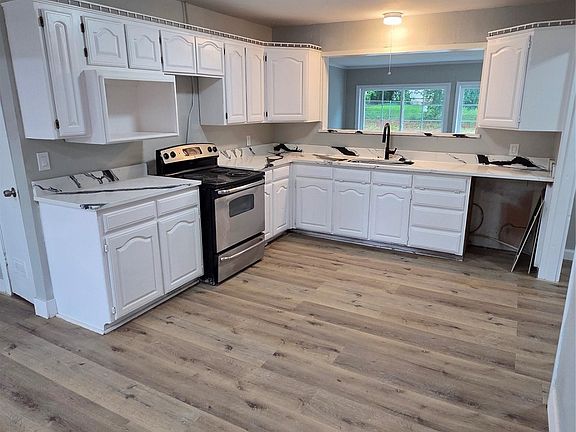 5th image of 4244 Carol Ave