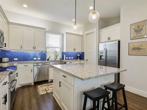 113 W Walters St, Lewisville, TX 75057