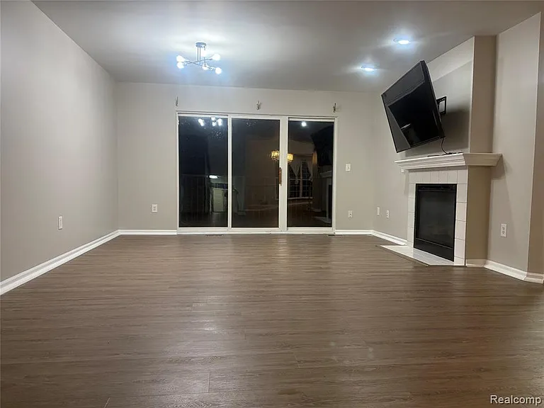 758 Sandalwood Dr — Photo 4