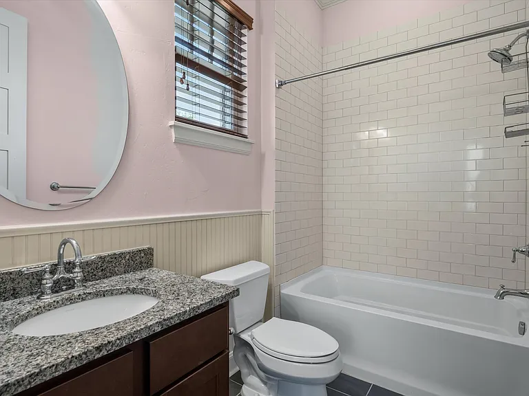 205 N Geary Ave — Photo 14