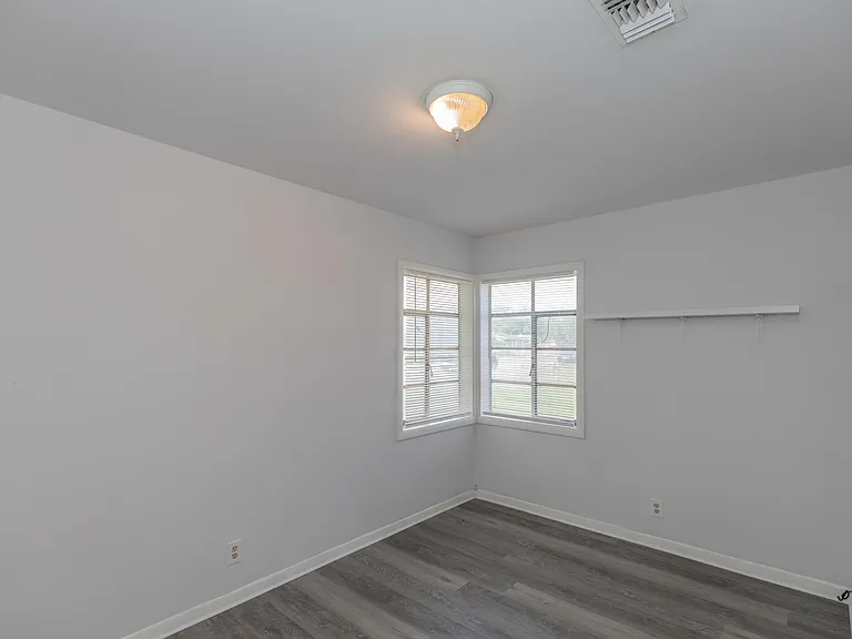 2706B Curtis Dr — Photo 7