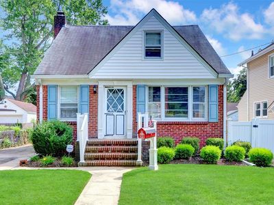 56 Stuart Avenue, Malverne, NY, 11565