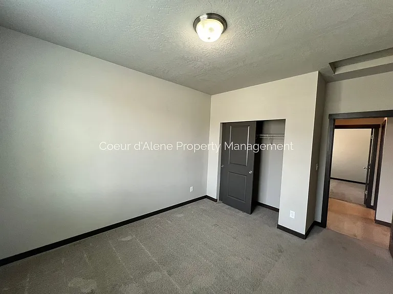 246 N Olivewood Ln — Photo 9