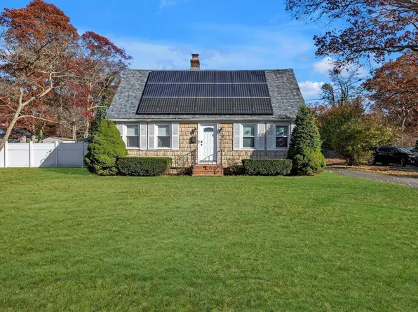 93 Broadway Avenue, Sayville, NY 11782