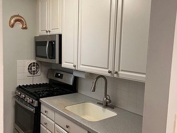 4th image of 2838 Annandale Rd Suite 137