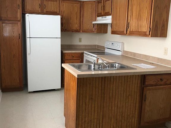 5th image of 435 N Bluegrass Dr APT 2