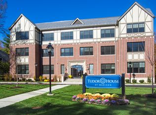 39 Green Village Rd APT 304, Madison, NJ 07940