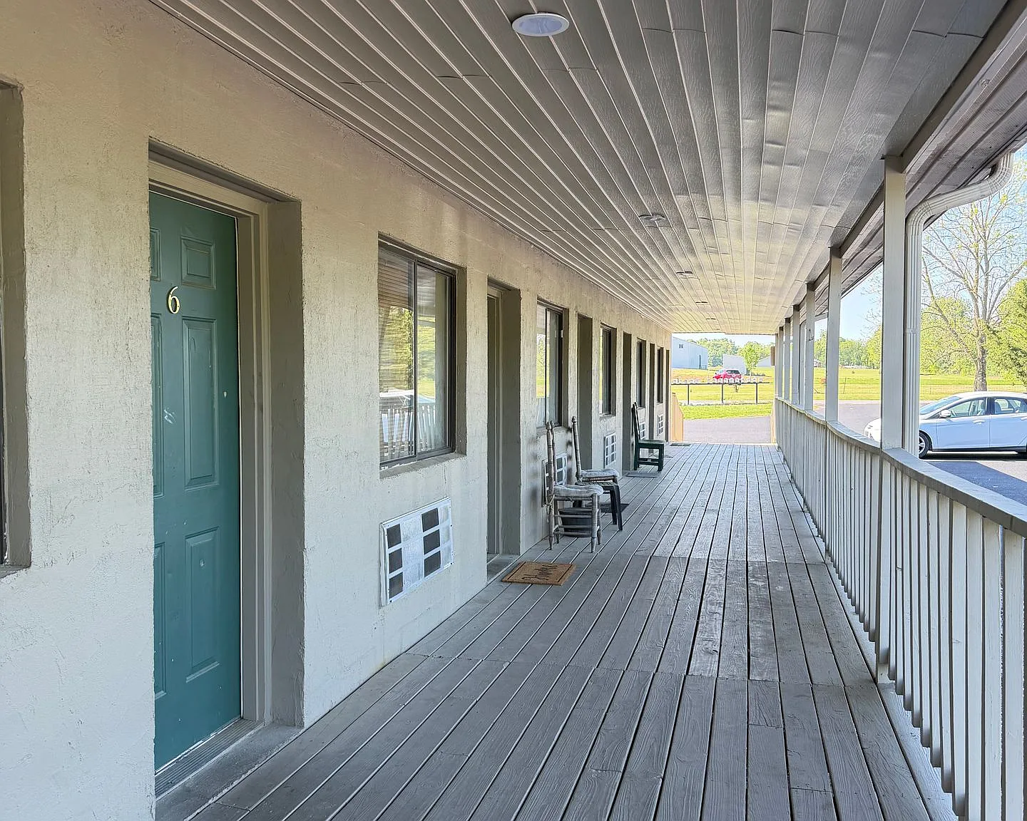 Haygood Flats Studio Apartment — Photo 1