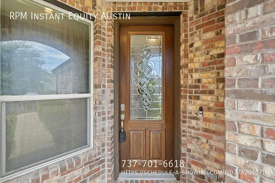 Spacious 3-Bedroom home in Round Rock — Photo 2