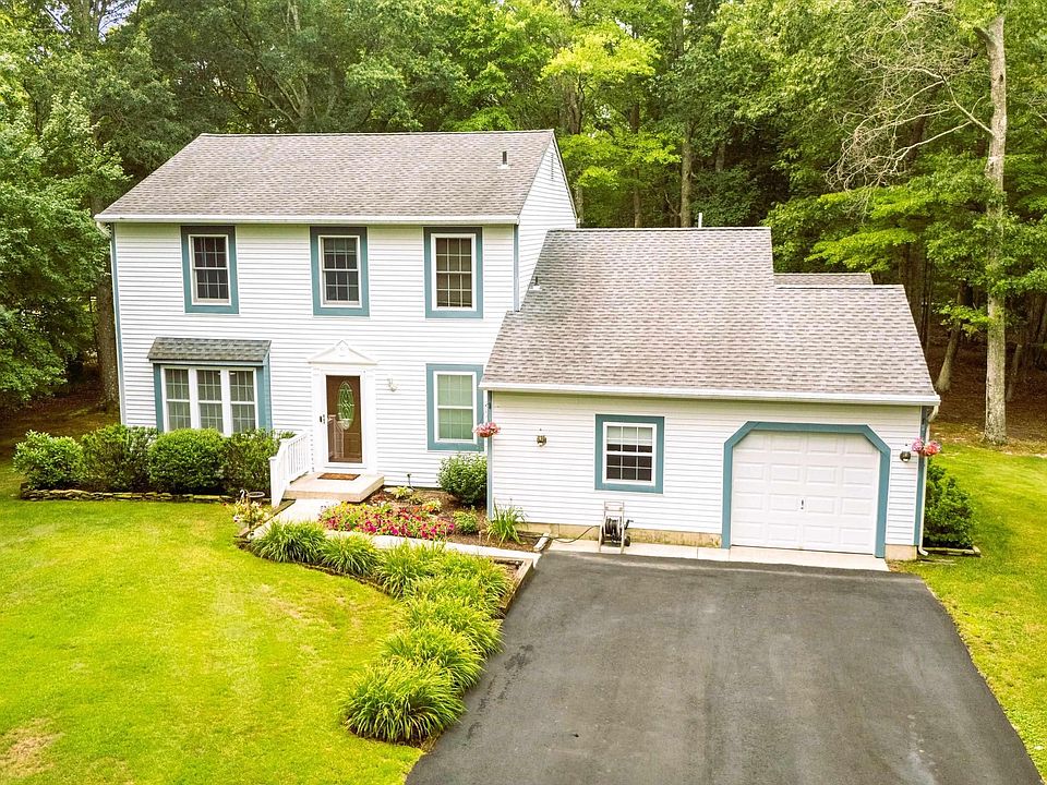1st image of 67 Somers Ave