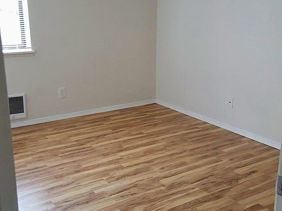 4th image of 601 SE 8th Ave APT A103