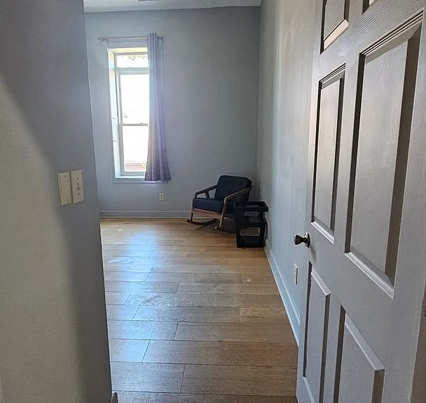 204 N Walnut St #B — Photo 9