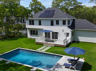 29 Gateway Ct, Hampton Bays, NY 11946