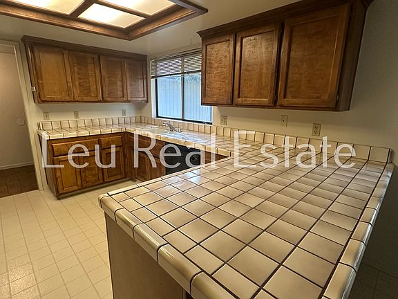 5th image of 2720 Wentworth Rd