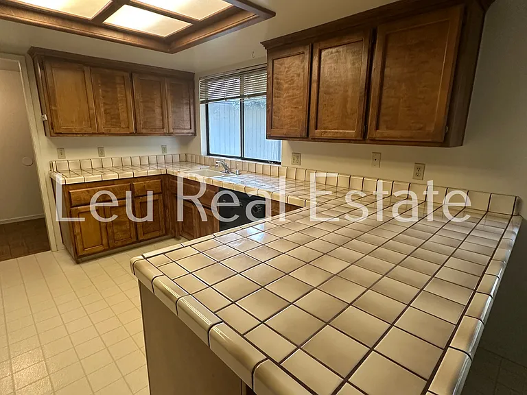 2720 Wentworth Rd — Photo 5