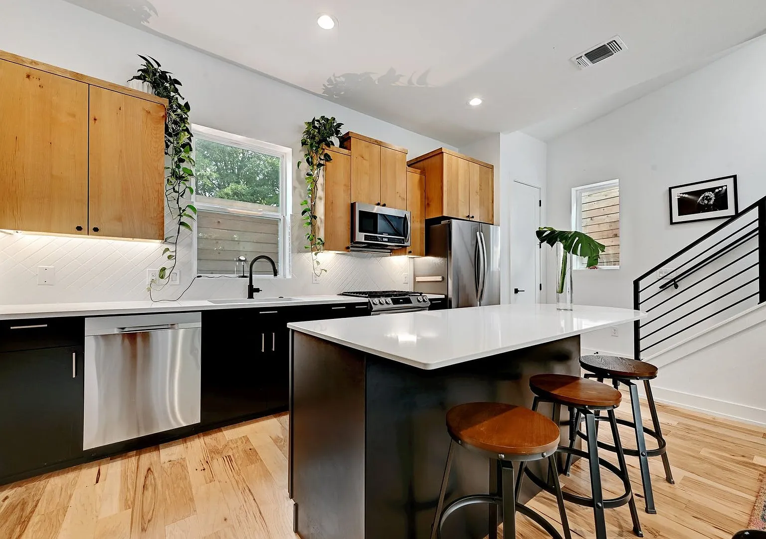 1407 Greenwood Ave #3, Austin, Texas 78721 — Photo 1