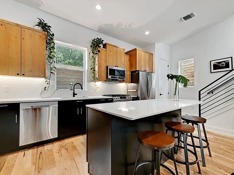 1407 Greenwood Ave #3 — Photo 5