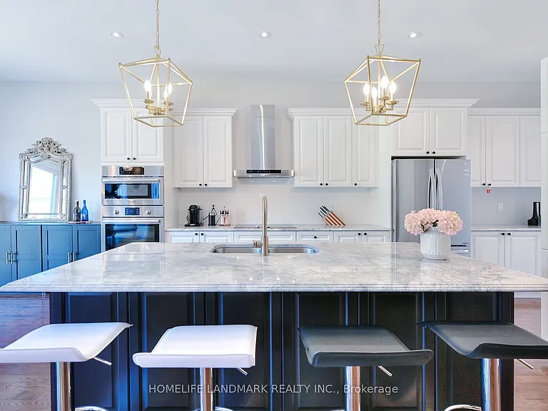 115 Mitchell Pl — Photo 2