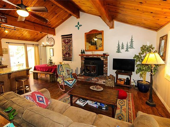 4th image of 1052 Mount Whitney Dr