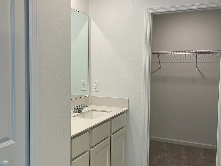 2170 Lasso Loop — Photo 12