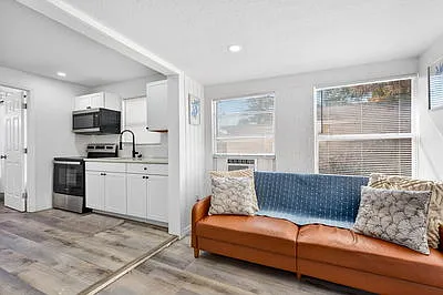 4525 Sun St — Photo 5