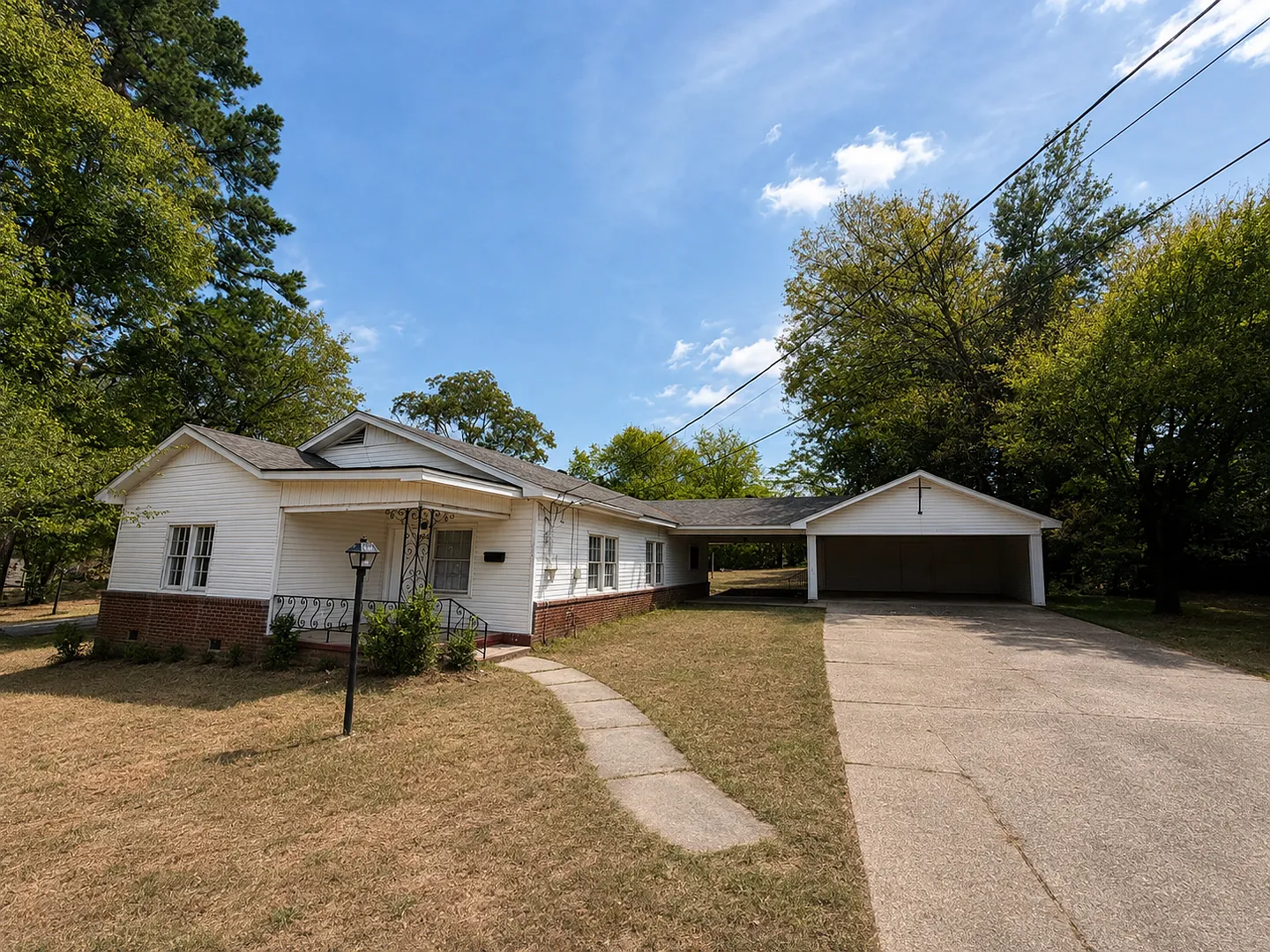 4 Bedrooms 2 Bathrooms $1,675/mo — Photo 1