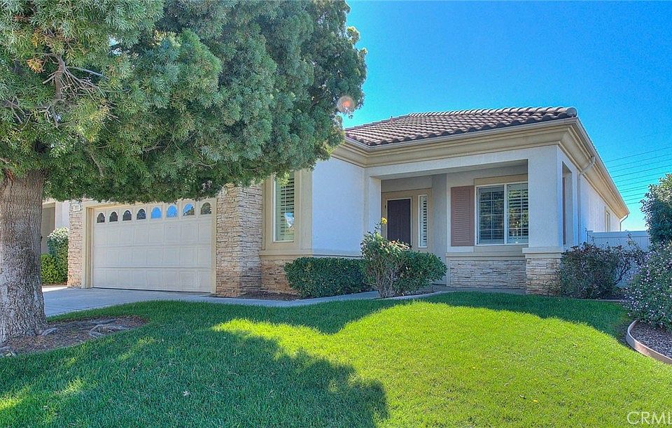 1st image of 883 Eastlake Rd