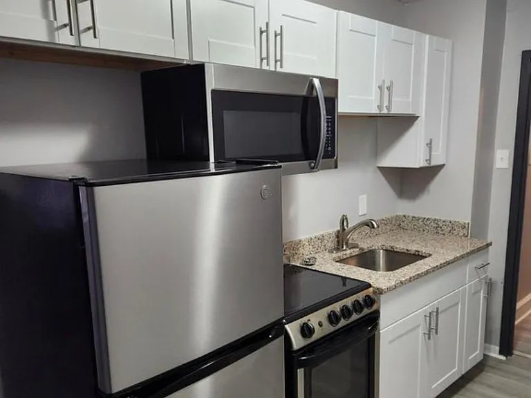 425 Main St #C — Photo 8