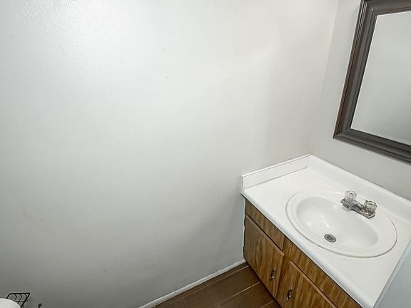 5th image of 4117 Trenton St
