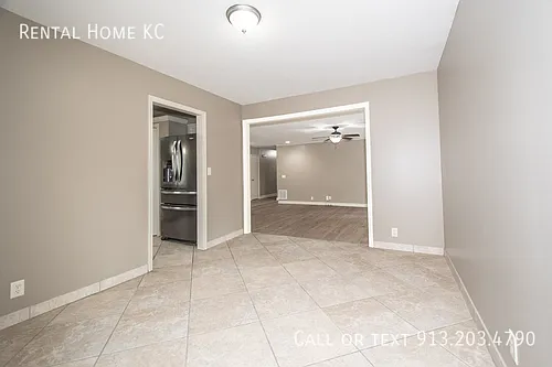15917 W 153rd St — Photo 12