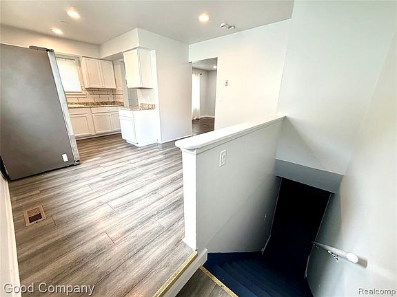 5th image of 28918 Powers St